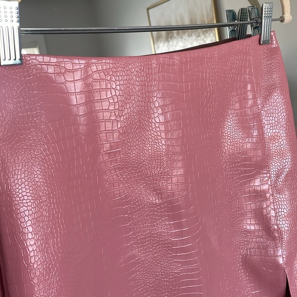 NWOT Pink Faux Leather Mini Skirt - Picture 6 of 10